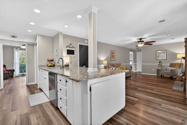 301 Lake Front Drive, Warner Robins, GA 31088