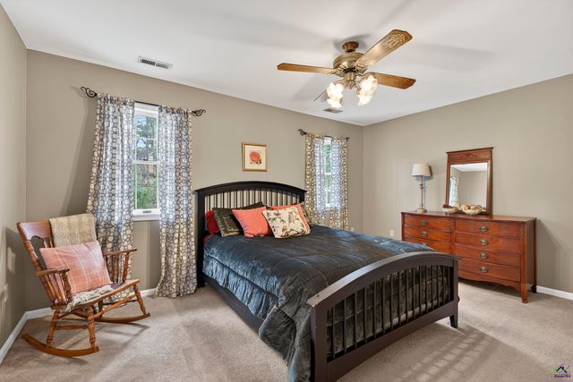 301 Lake Front Drive, Warner Robins, GA 31088