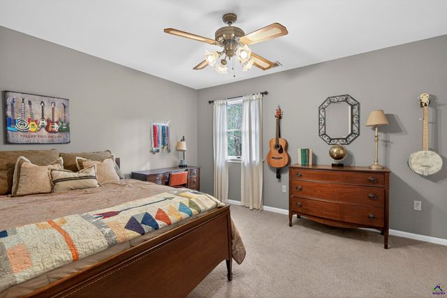 301 Lake Front Drive, Warner Robins, GA 31088