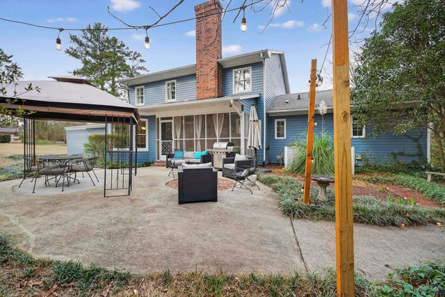 301 Lake Front Drive, Warner Robins, GA 31088