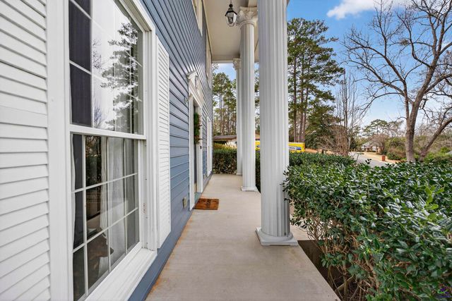 301 Lake Front Drive, Warner Robins, GA 31088