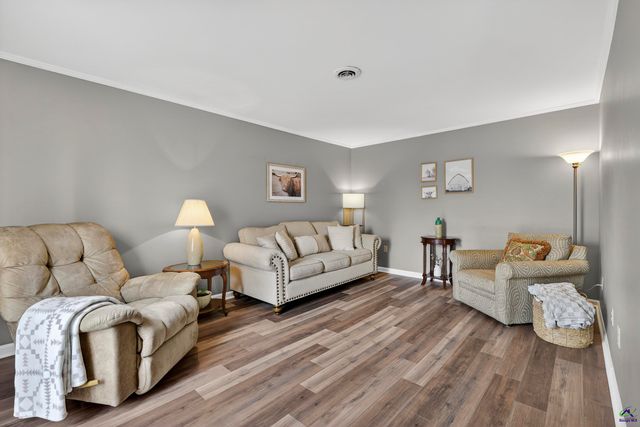 301 Lake Front Drive, Warner Robins, GA 31088