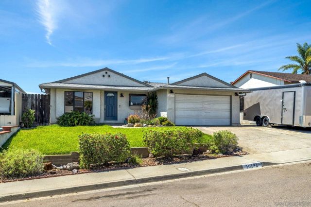 10131 Maple Tree, Santee, CA 92071