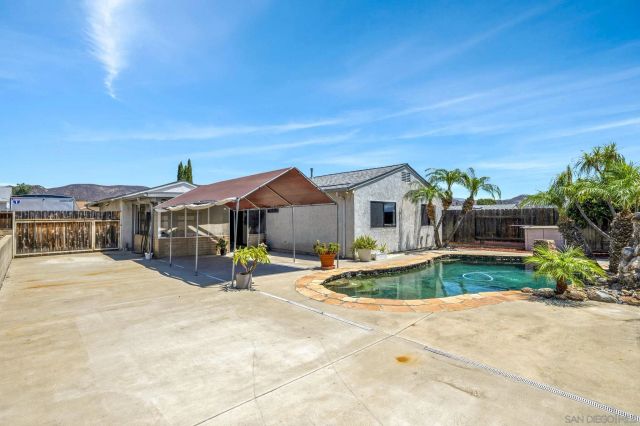 10131 Maple Tree, Santee, CA 92071