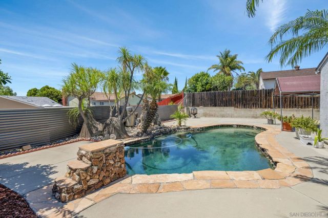 10131 Maple Tree, Santee, CA 92071