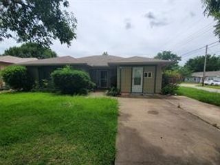 3135 maple Avenue, Greenville, TX 75402