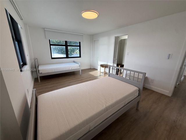 4301 Collins Ave 208, Miami Beach, FL 33140