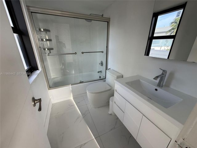 4301 Collins Ave 208, Miami Beach, FL 33140