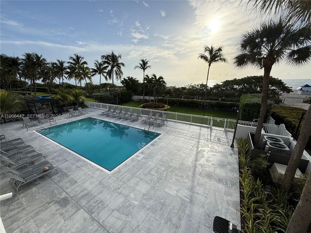4301 Collins Ave 208, Miami Beach, FL 33140