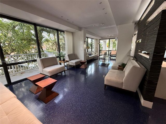 4301 Collins Ave 208, Miami Beach, FL 33140