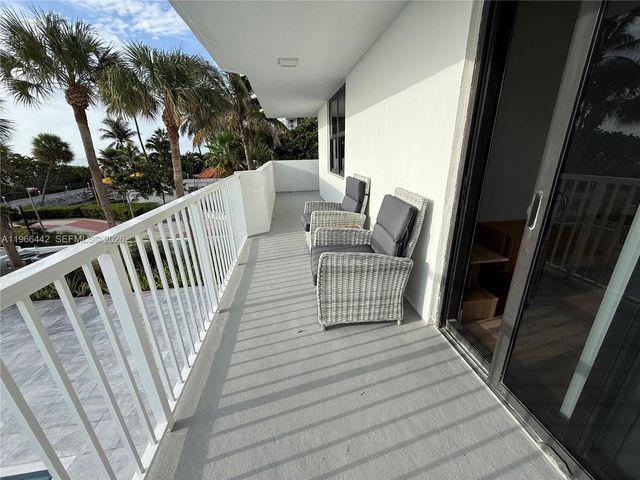 4301 Collins Ave 208, Miami Beach, FL 33140