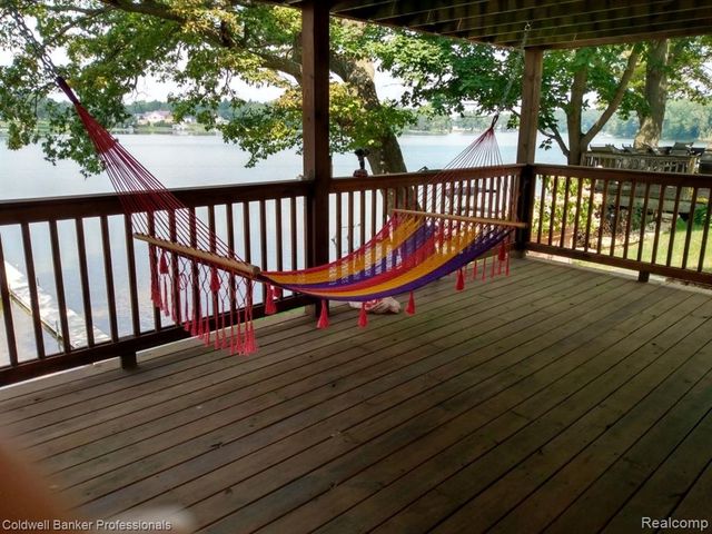 11050 Charles Drive, Byron, MI 48418