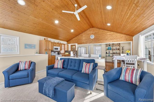 11050 Charles Drive, Byron, MI 48418