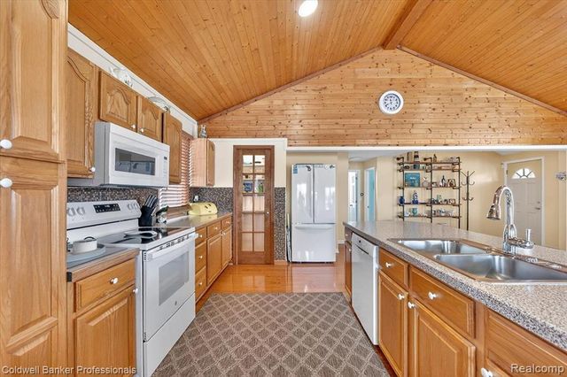 11050 Charles Drive, Byron, MI 48418