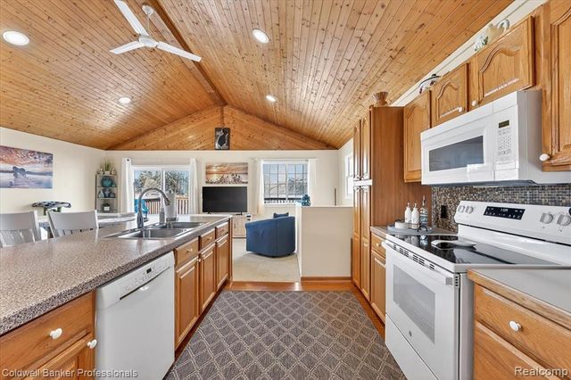 11050 Charles Drive, Byron, MI 48418