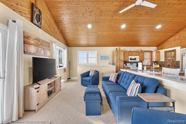 11050 Charles Drive, Byron, MI 48418