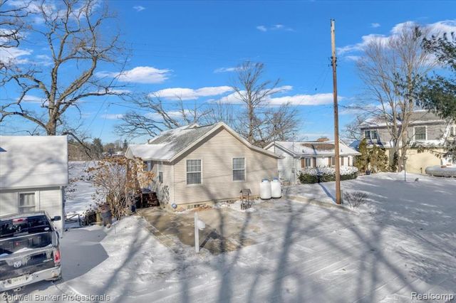 11050 Charles Drive, Byron, MI 48418