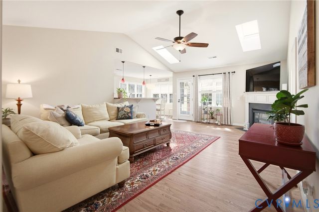 6320 Rolling Lawn Ct, Hanover, VA 23111