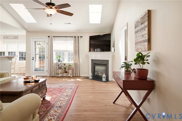 6320 Rolling Lawn Ct, Hanover, VA 23111