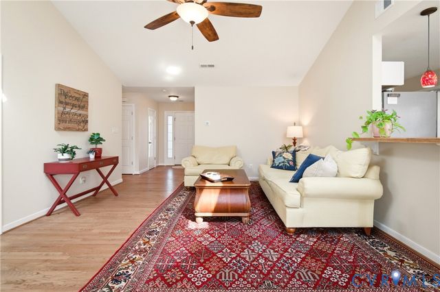 6320 Rolling Lawn Ct, Hanover, VA 23111