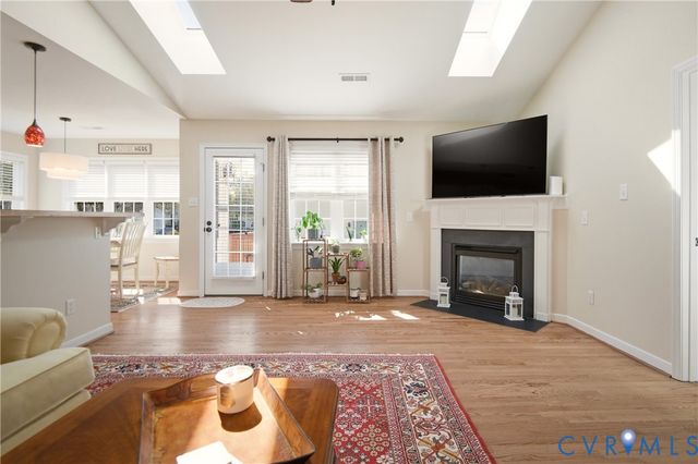 6320 Rolling Lawn Ct, Hanover, VA 23111