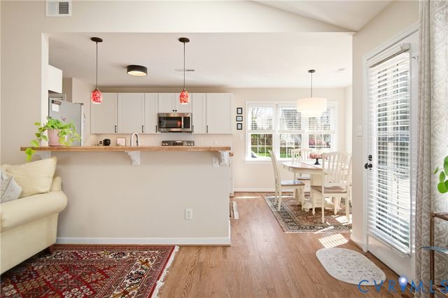 6320 Rolling Lawn Ct, Hanover, VA 23111