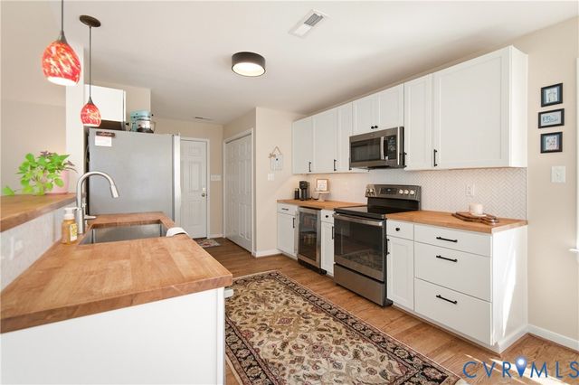 6320 Rolling Lawn Ct, Hanover, VA 23111