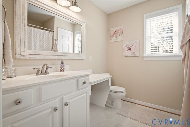 6320 Rolling Lawn Ct, Hanover, VA 23111