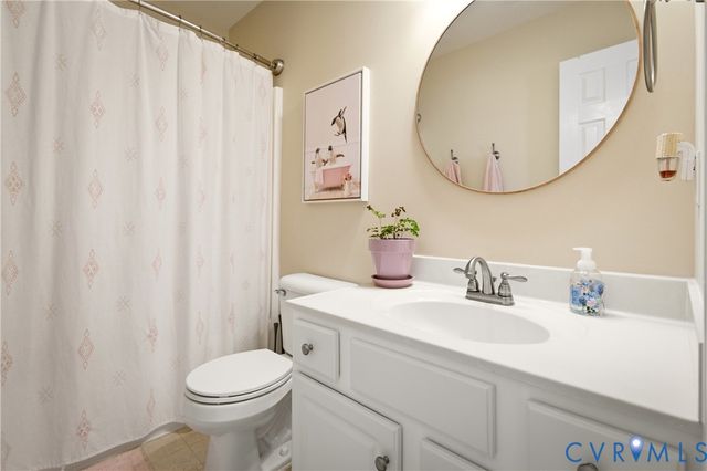 6320 Rolling Lawn Ct, Hanover, VA 23111