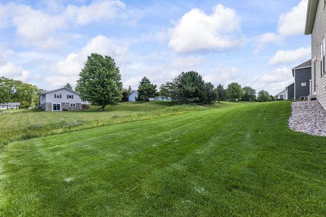 W193N5036 Rosemary RIDGE, Menomonee Falls, WI 53051