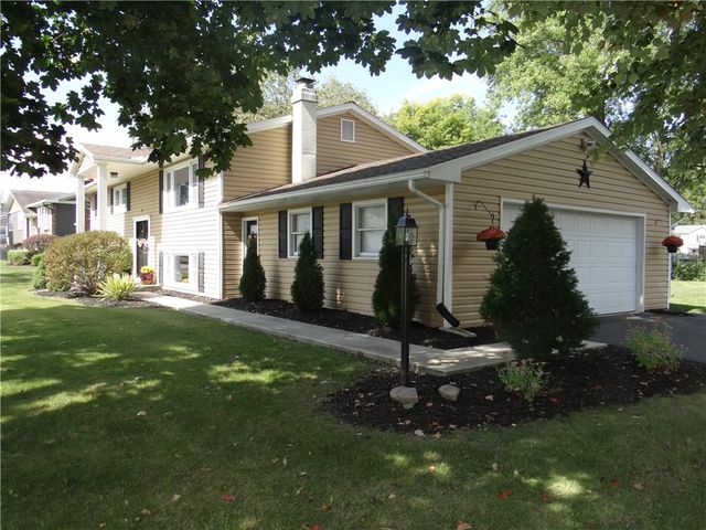 17 Redwing Lane, Horseheads, NY 14845