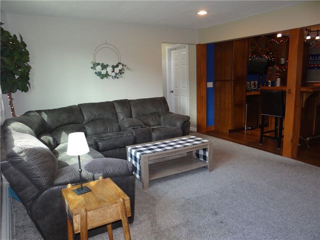 17 Redwing Lane, Horseheads, NY 14845