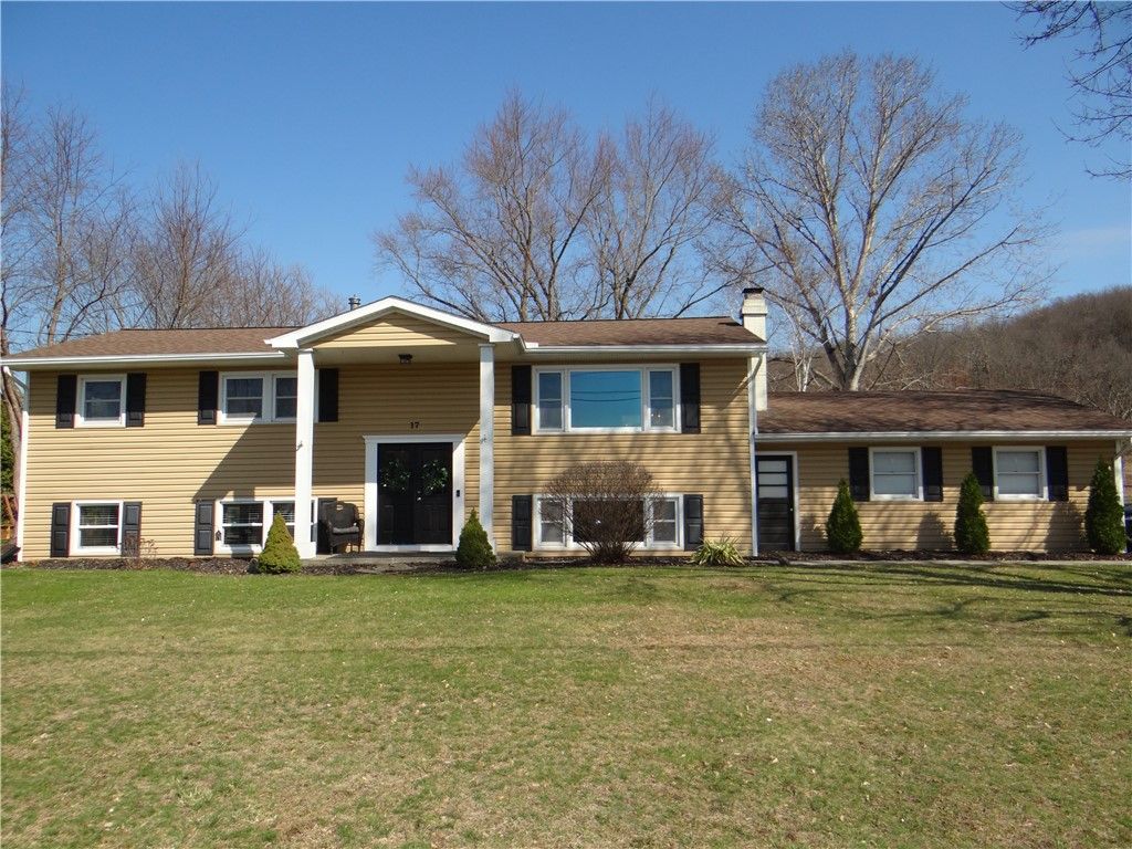 17 Redwing Lane, Horseheads, NY 14845