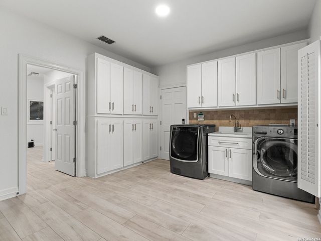 20 CARRIAGE HLS, San Antonio, TX 78257