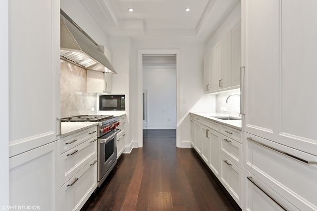 118 E ERIE Street 29F, Chicago, IL 60611