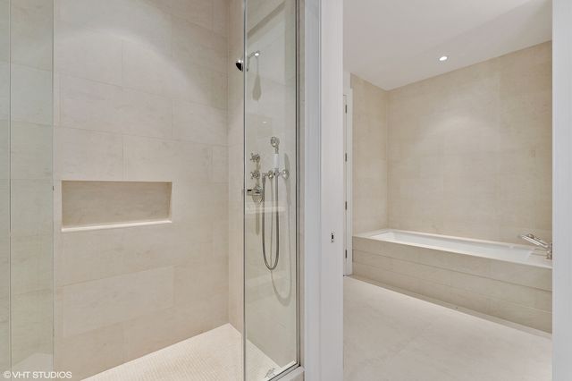 118 E ERIE Street 29F, Chicago, IL 60611