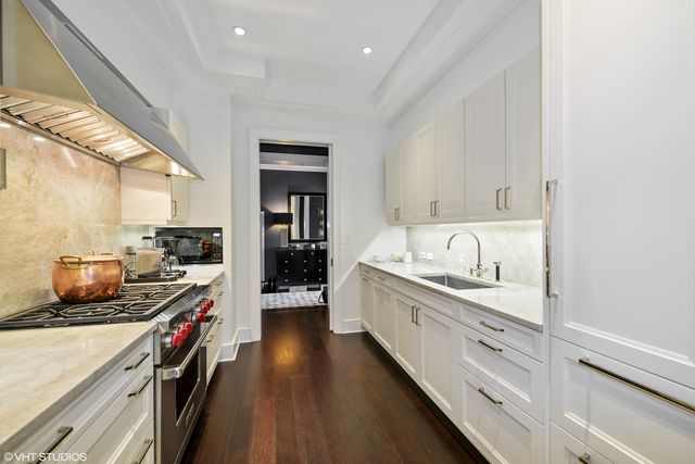 118 E ERIE Street 29F, Chicago, IL 60611