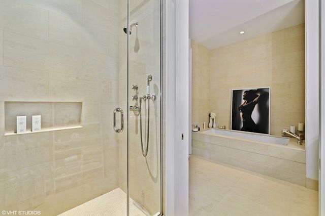 118 E ERIE Street 29F, Chicago, IL 60611