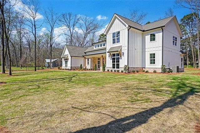 273 Hickory Hills Drive, Jefferson, GA 30549