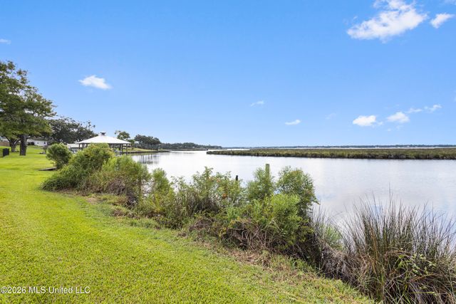 2523 S Shore Drive, Biloxi, MS 39532