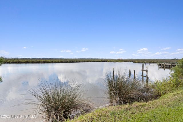2523 S Shore Drive, Biloxi, MS 39532