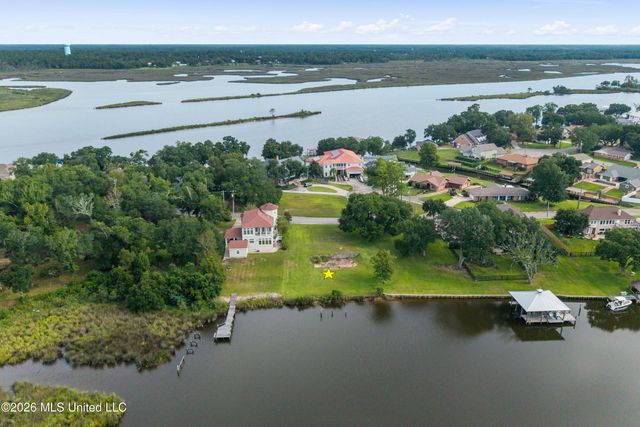 2523 S Shore Drive, Biloxi, MS 39532