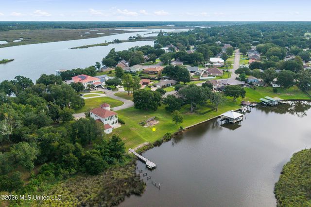 2523 S Shore Drive, Biloxi, MS 39532