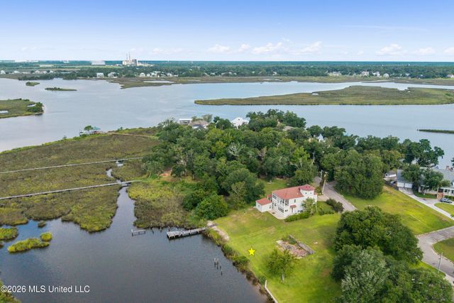 2523 S Shore Drive, Biloxi, MS 39532