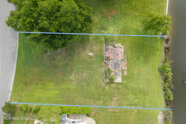 2523 S Shore Drive, Biloxi, MS 39532
