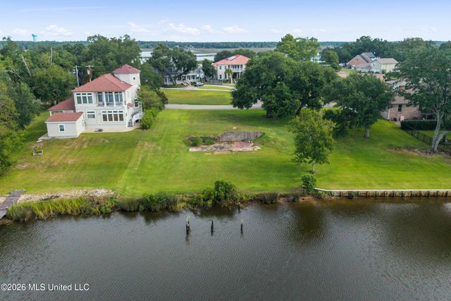 2523 S Shore Drive, Biloxi, MS 39532