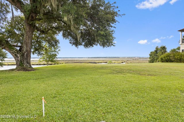 2523 S Shore Drive, Biloxi, MS 39532