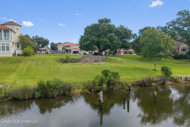 2523 S Shore Drive, Biloxi, MS 39532