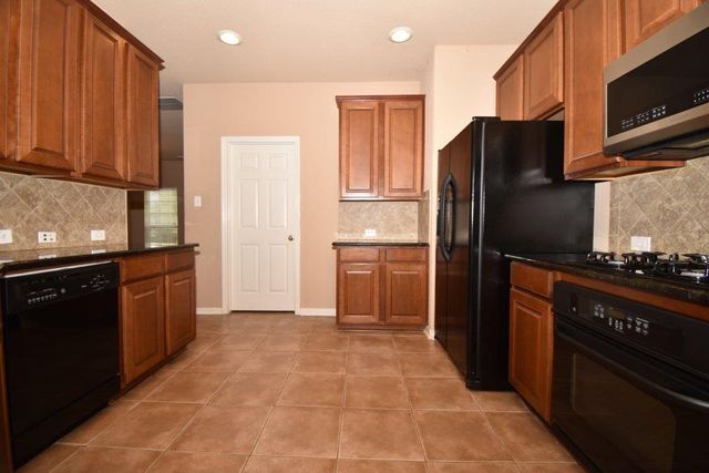 7027 Crockett Ridge Drive, Richmond, TX 77406