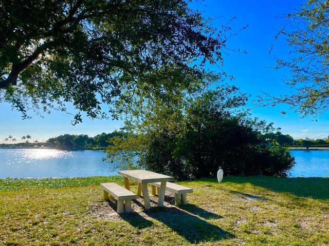 3402 Cynthia Lane 205, Lake Worth Beach, FL 33461